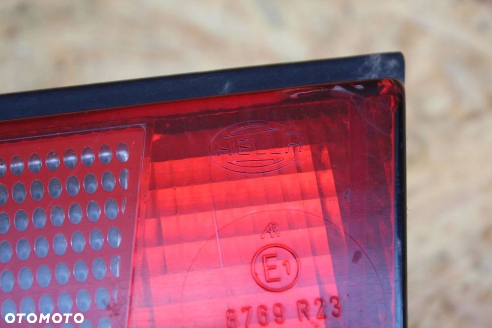 Lampa tylna w klapę PRAWA BMW e34 sedan 1384012 - 1