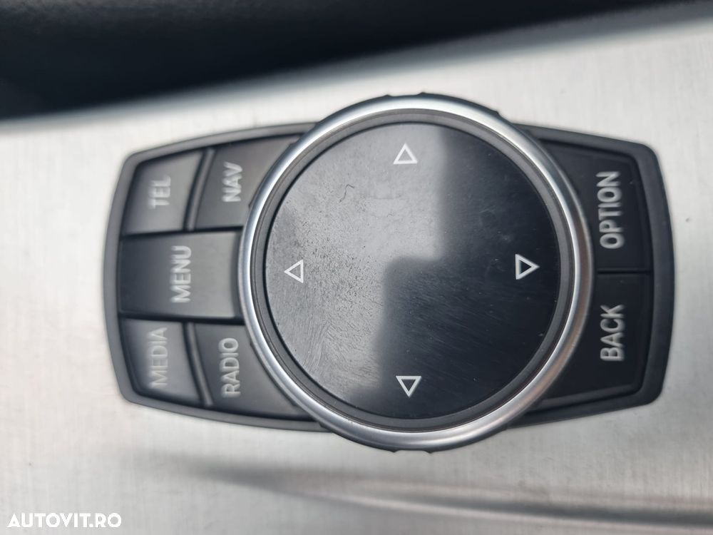 BMW Seria 5 ver-520d-aut-edition-exclusive - 24