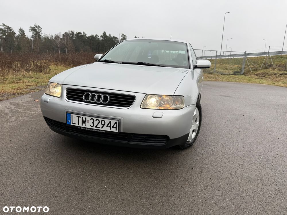 Audi A3 Sportback 1.9 TDI Attraction Tiptronic - 2