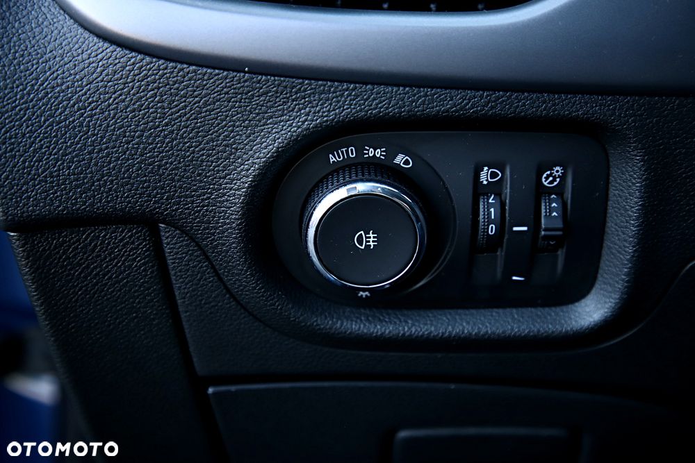 Opel Astra V 1.2 T Edition S&S - 30