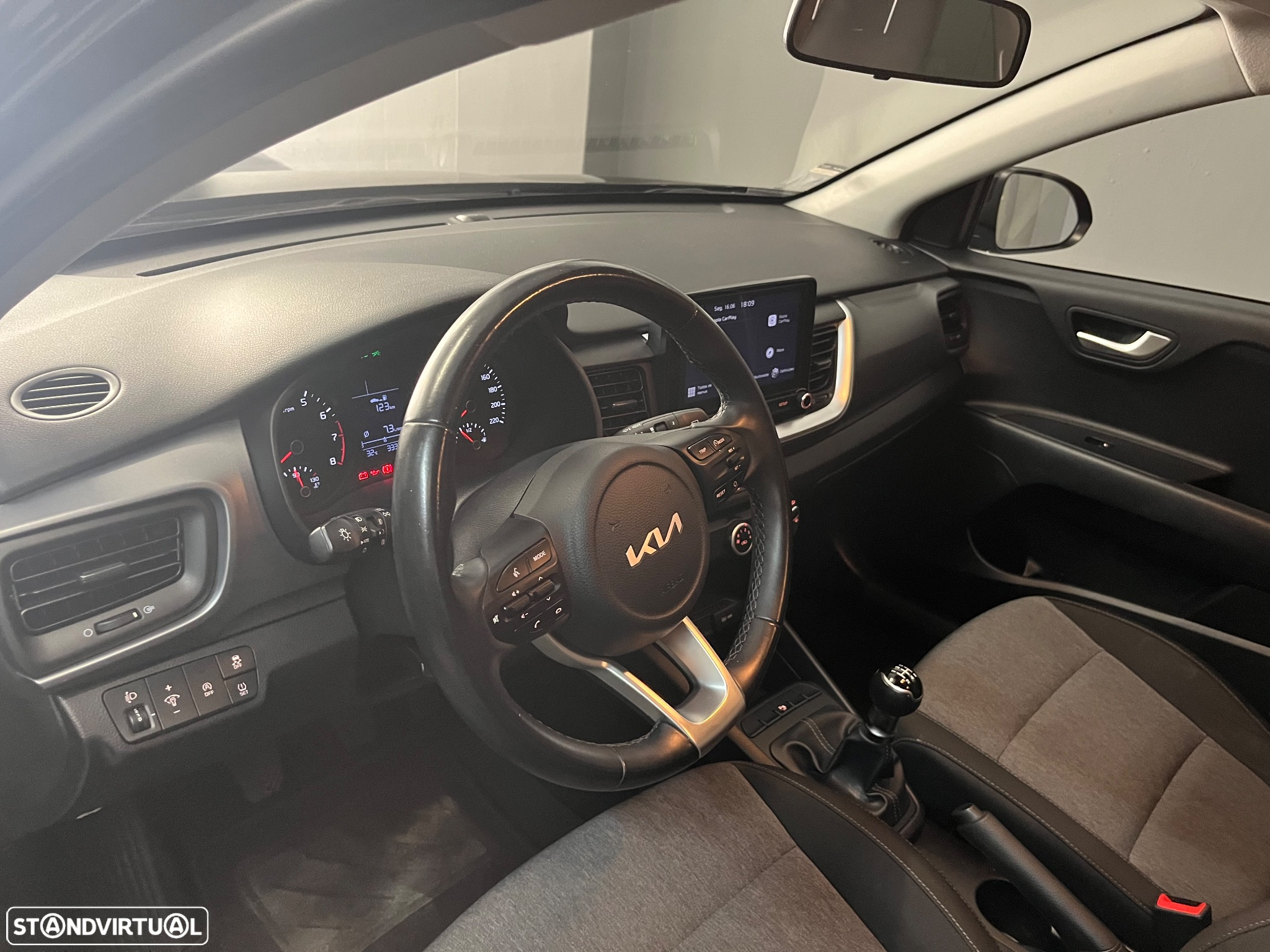 Kia Stonic 1.2 Dynamic - 32