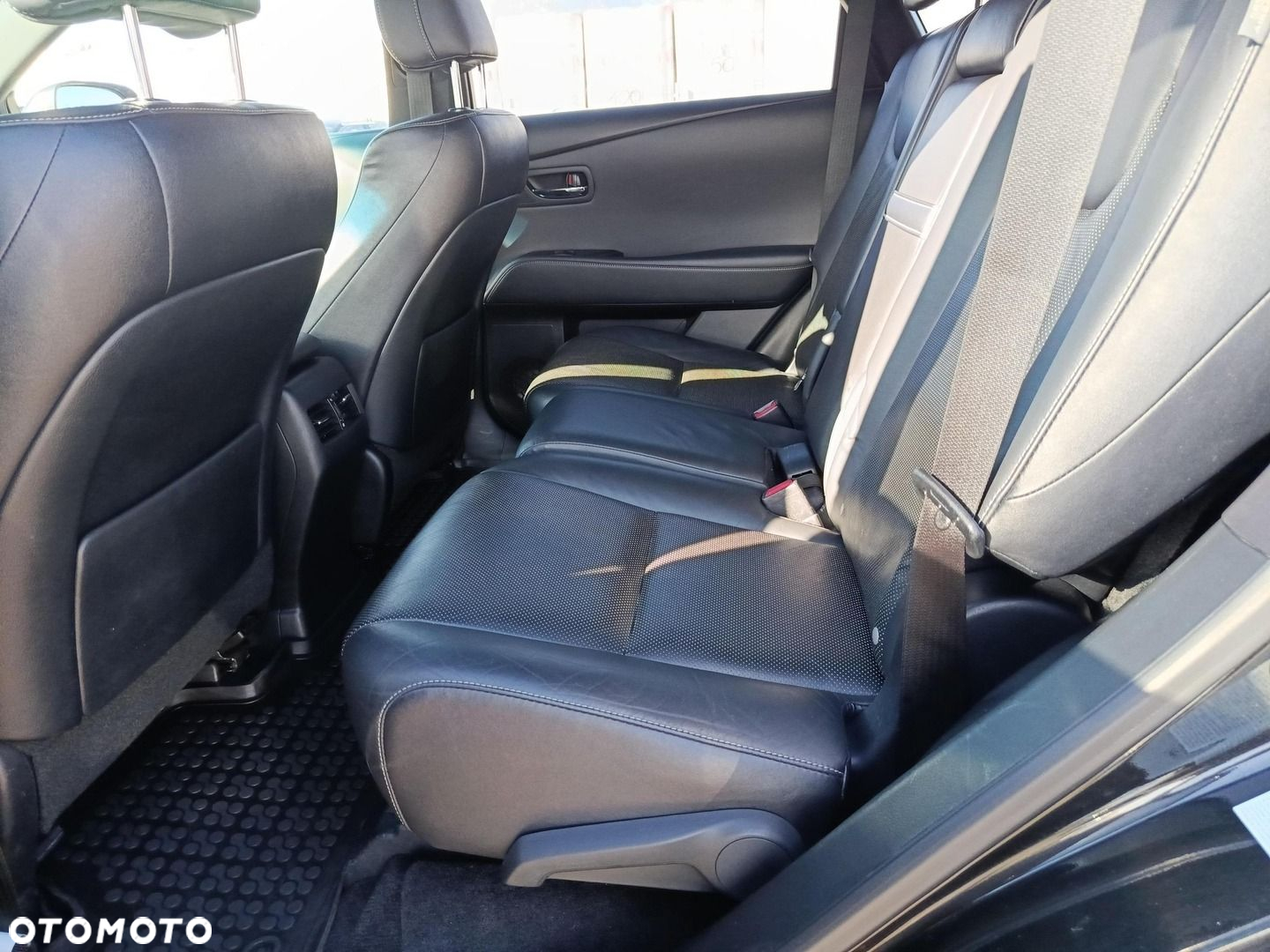 Lexus RX - 14