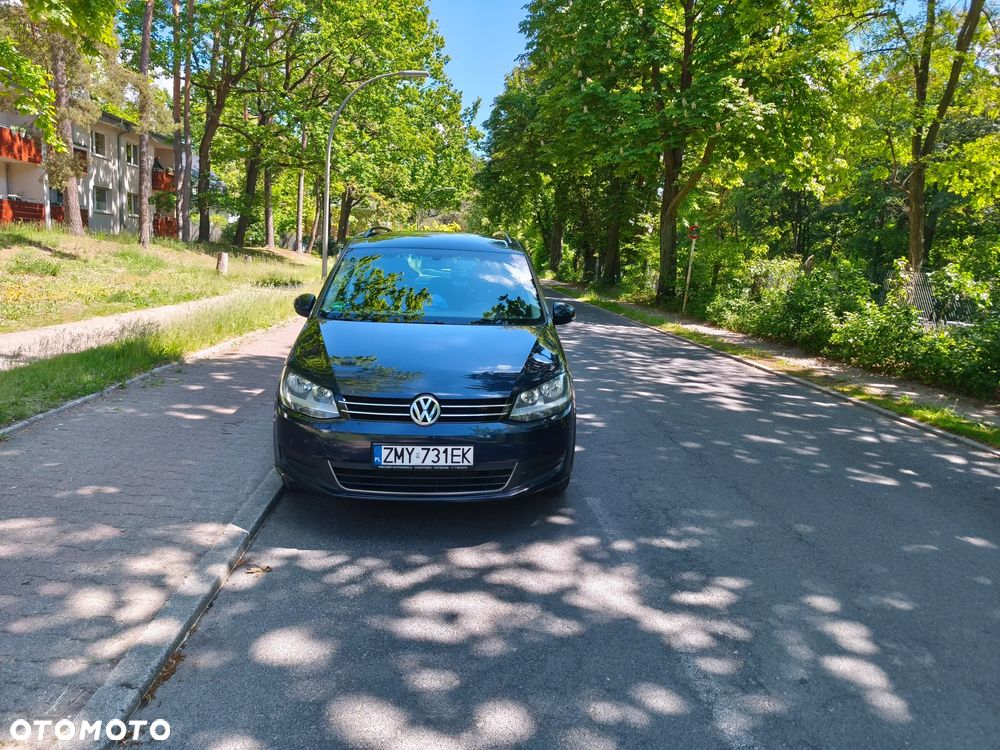 Volkswagen Sharan 2.0 TDI Trendline DSG - 2