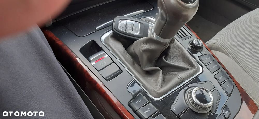Audi A4 Avant 2.0 TDI DPF Ambiente - 17