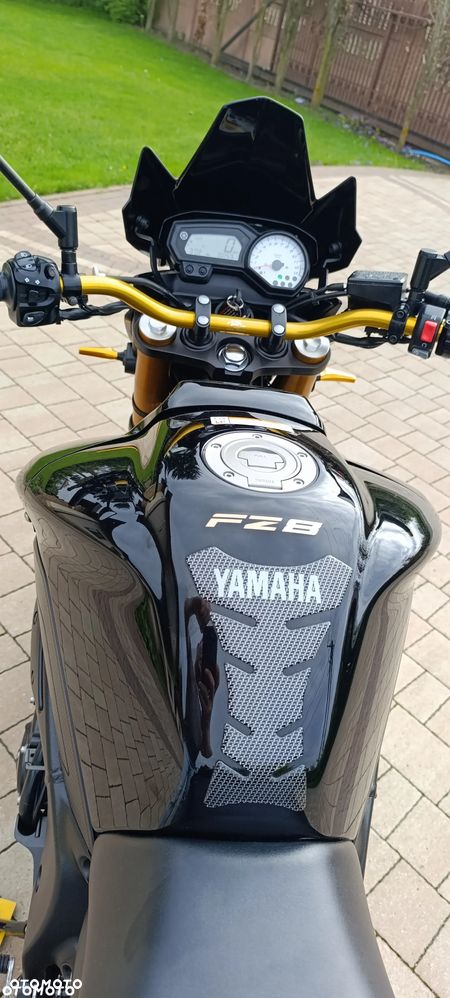 Yamaha FZ8 - 10