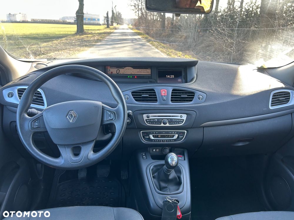 Renault Grand Scenic - 14