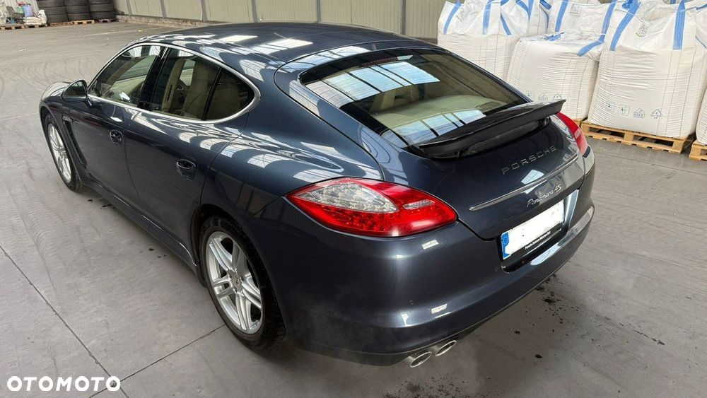 Porsche Panamera - 3