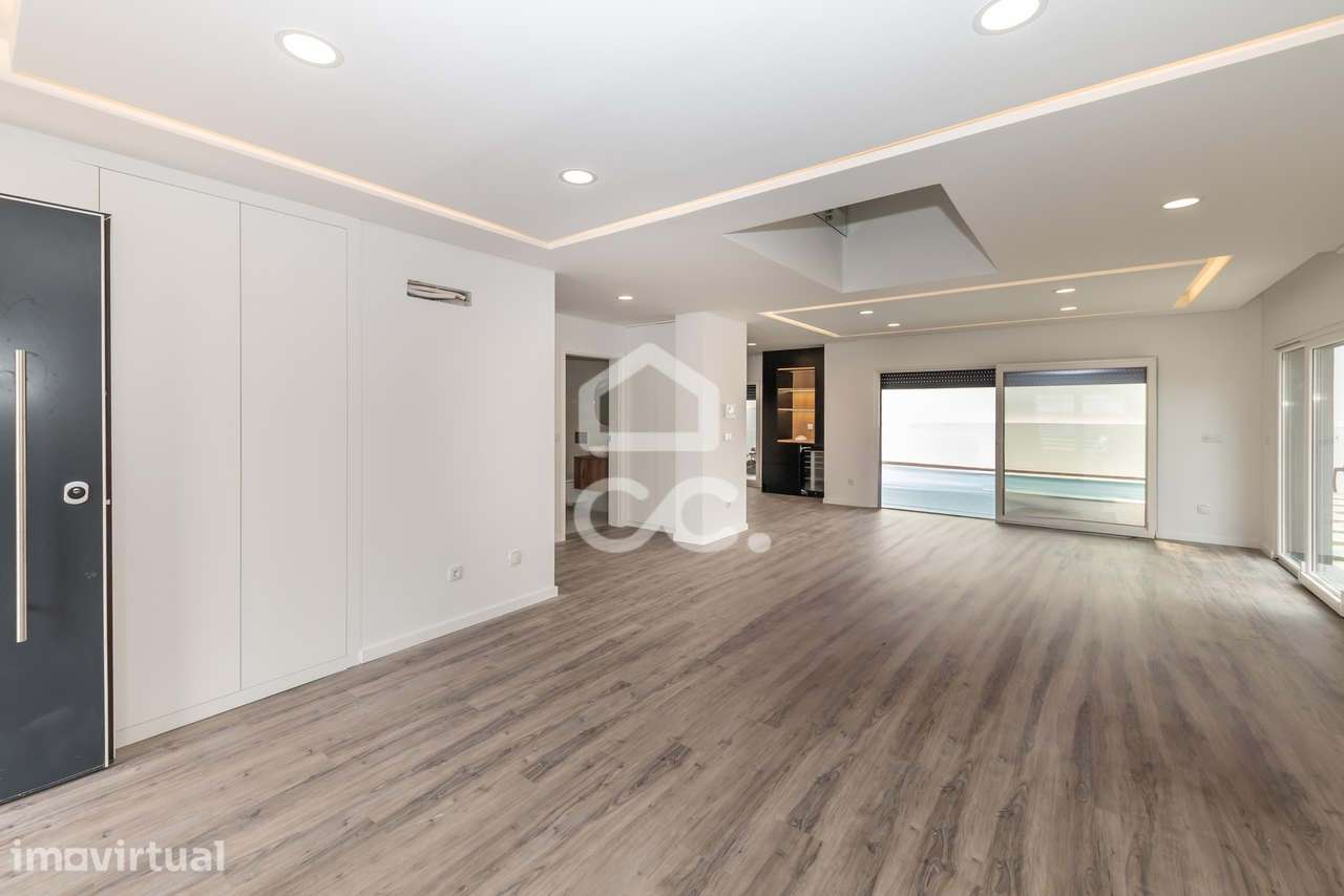 Moradia Geminada com 3 Suites e Garagem,  nos Foros de Amora - Grande imagem: 4/45