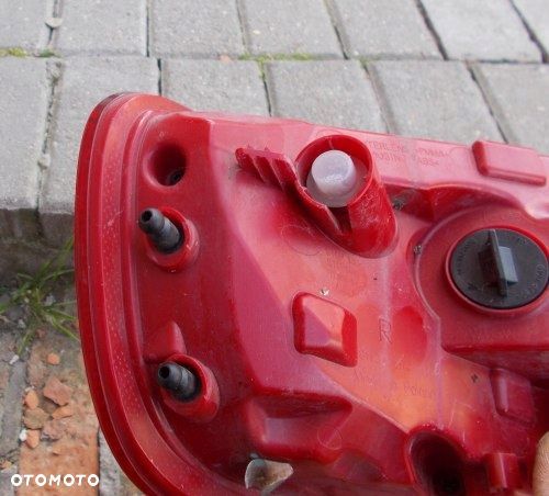 AUDI A4 B8 8K LIFT KOMBI LAMPA PRAWA TYŁ TYLNA LED - 3