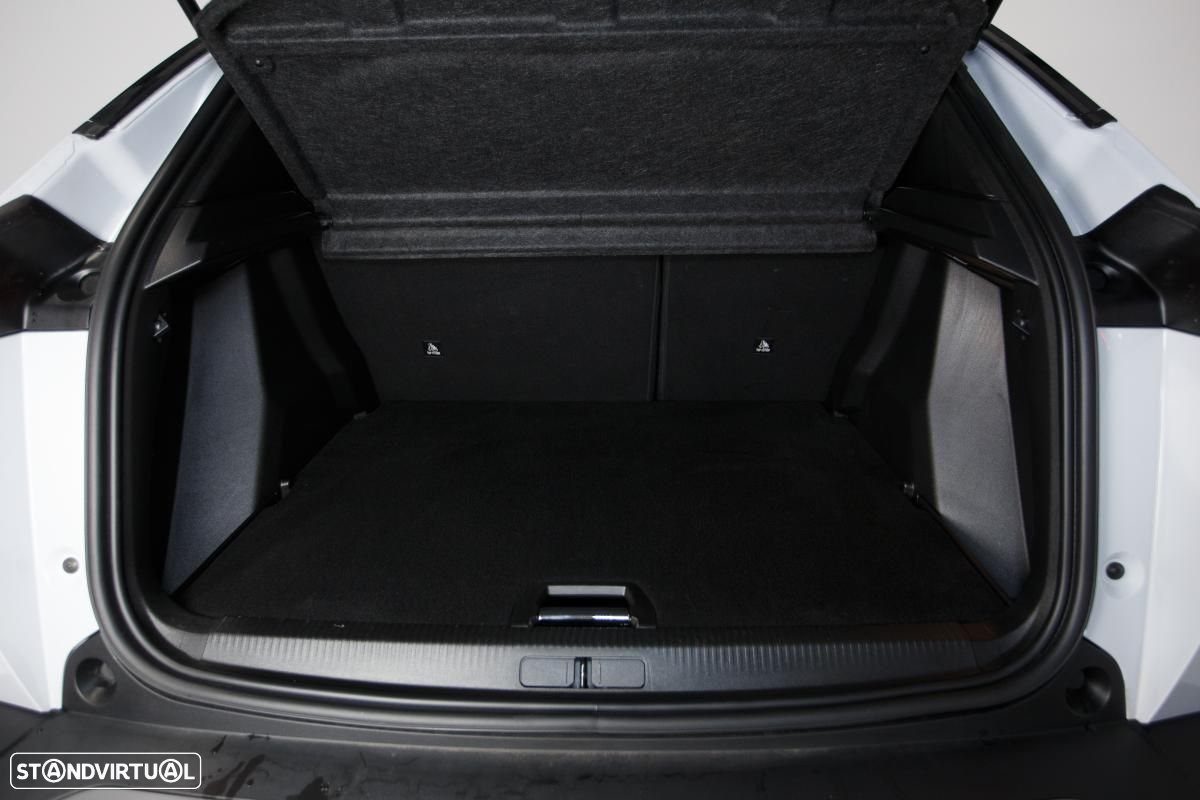 Peugeot 2008 1.2 PureTech Allure EAT8 - 12