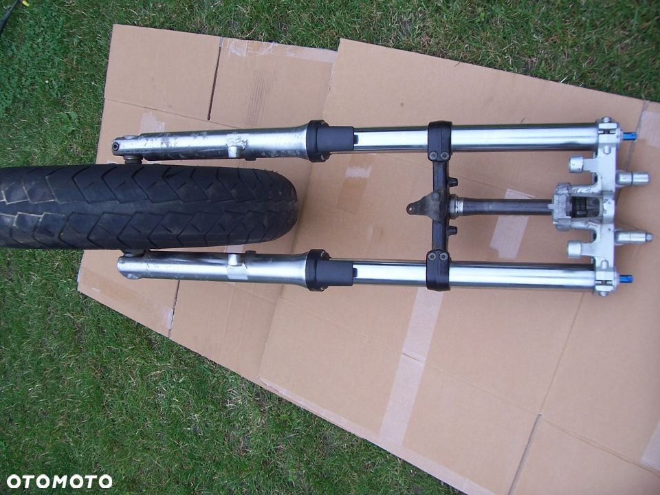 YAMAHA XJR 1300 LAGI POLKI PRZOD GAZNIKI