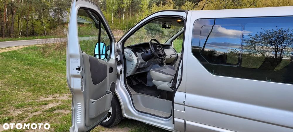 Opel Vivaro Tour - 15