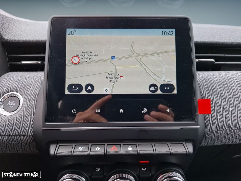 Renault Clio 1.0 TCe Techno - 24