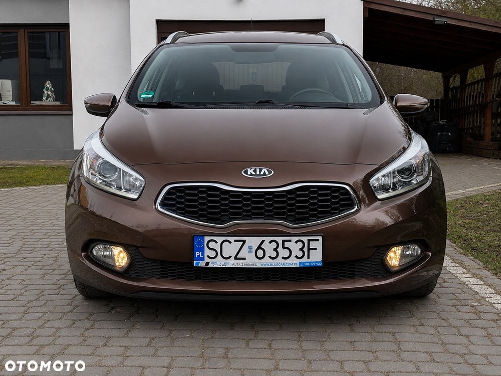 Kia Ceed 1.6 GDI ISG Dream-Team Edition - 2