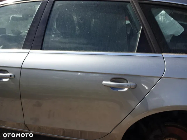 Tylne lewe drzwi Audi A4 B8 kombi, kod LY7G