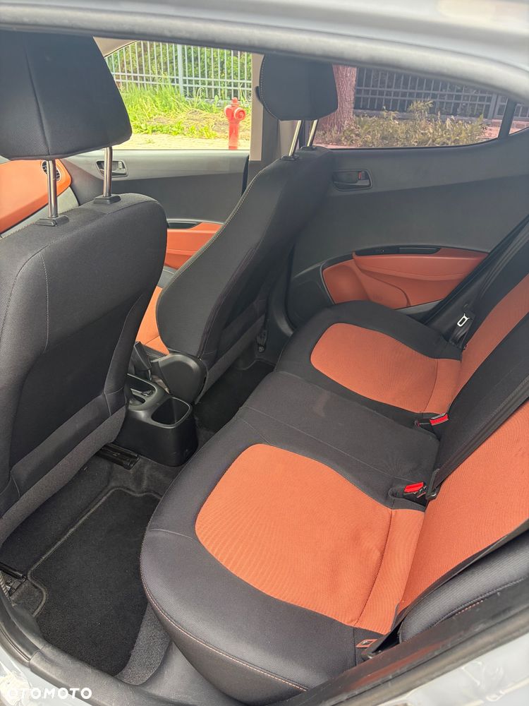 Hyundai i10 1.0 - 15