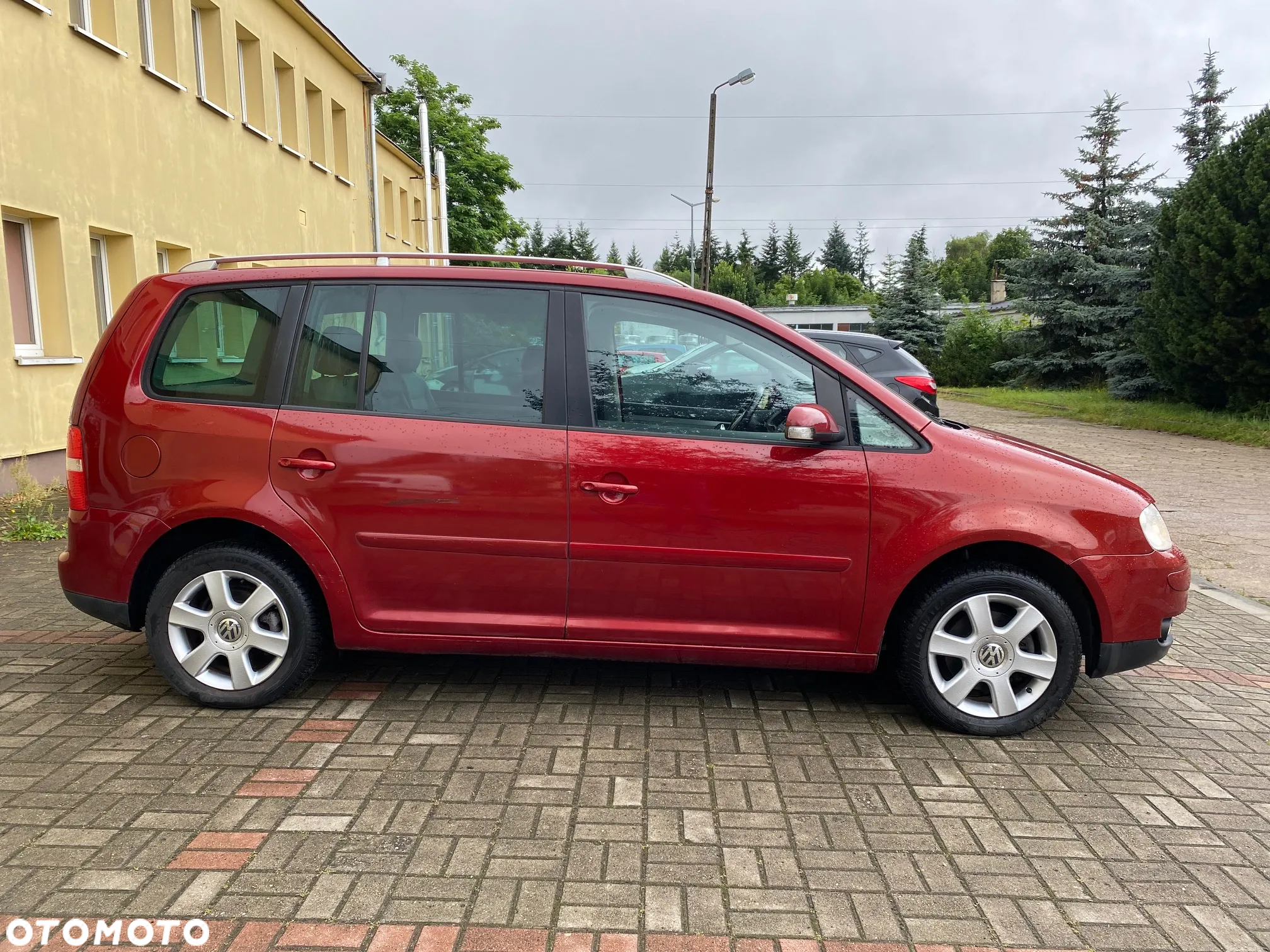 Volkswagen Touran 1.6 FSI - 12