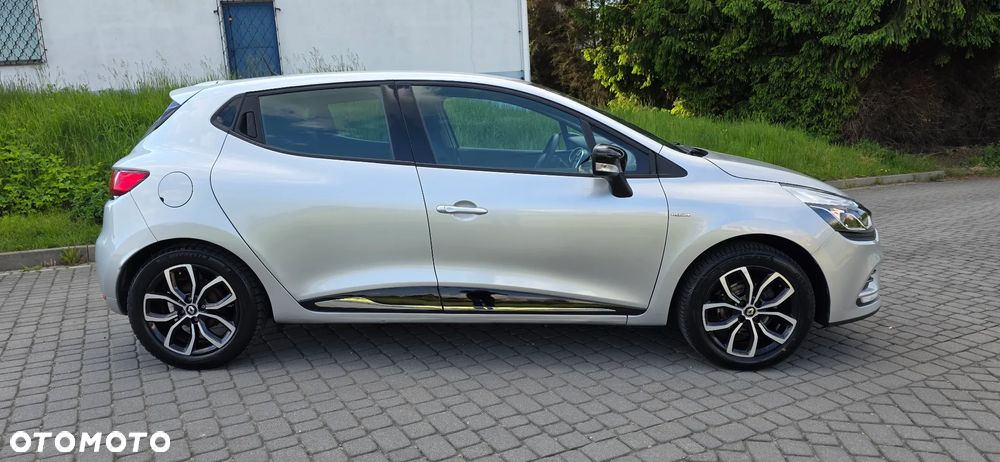 Renault Clio 1.2 16V Limited EU6 - 10