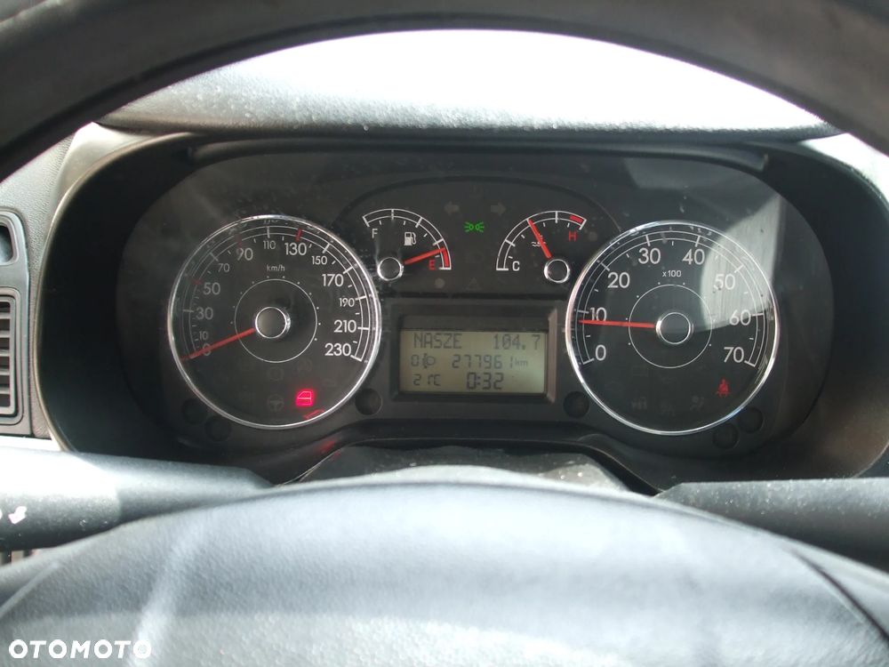 Fiat Grande Punto Actual 1.4 8V Estiva Blue&Me - 30