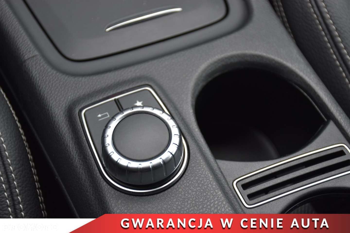 Mercedes-Benz GLA 200 7G-DCT Urban - 15