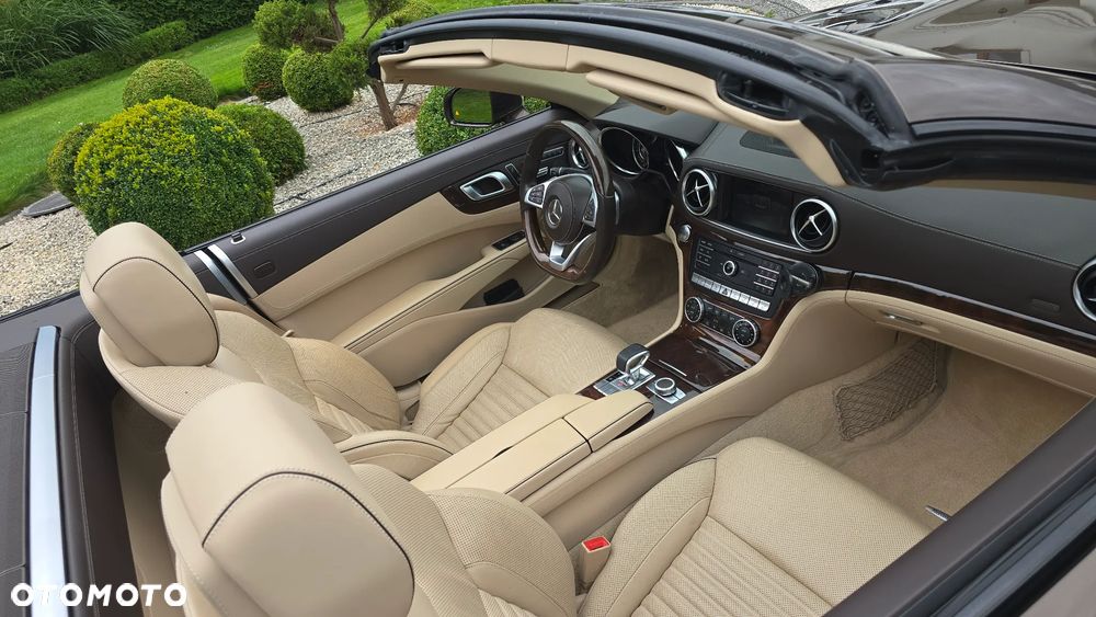 Mercedes-Benz SL - 16