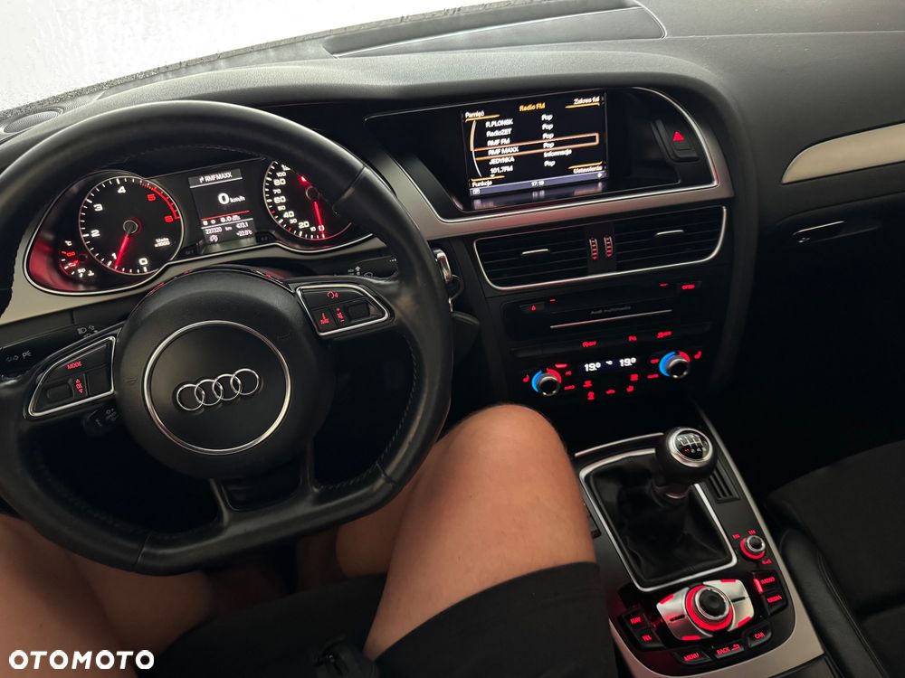 Audi A4 Allroad 2.0 TDI Quattro - 16