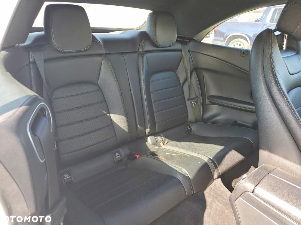 Mercedes-Benz Klasa C 300 9G-TRONIC - 11