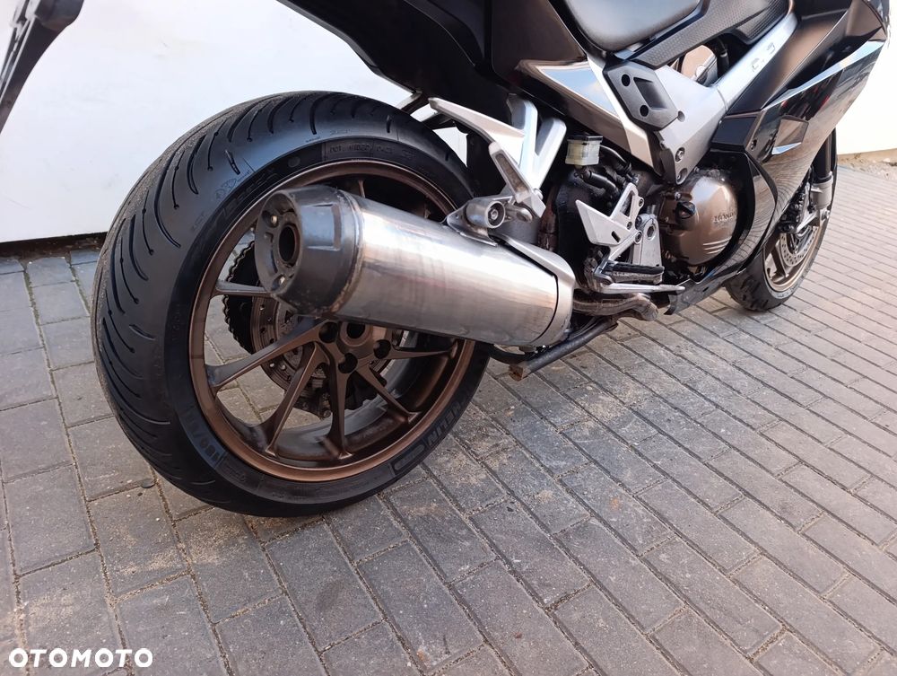 Honda VFR - 21