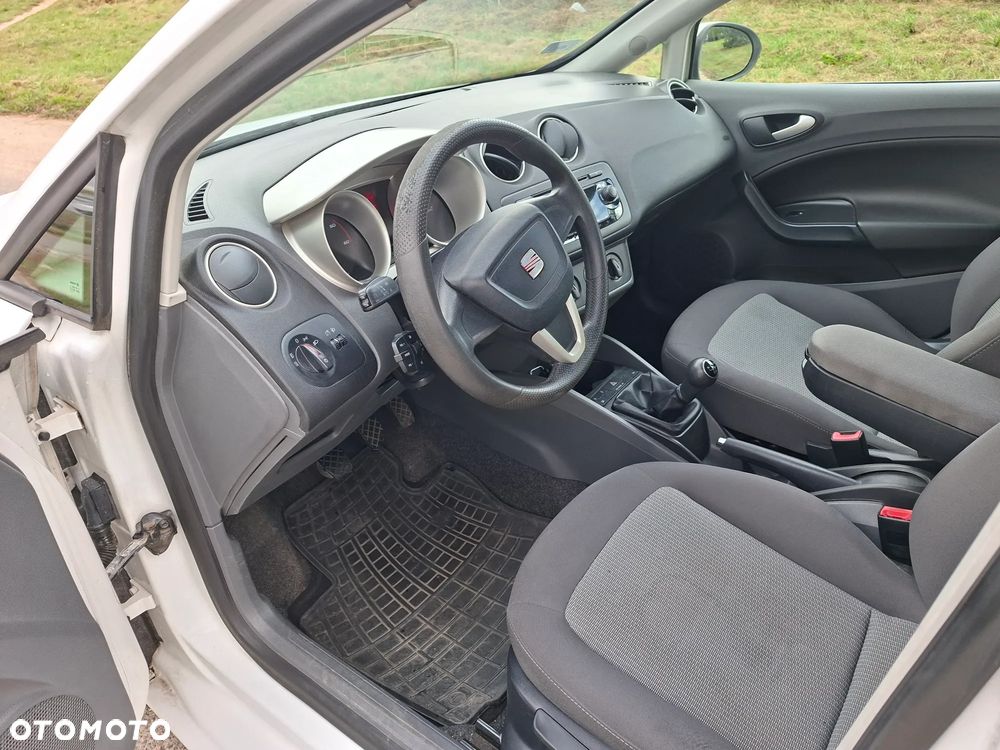Seat Ibiza 2012 photo 4
