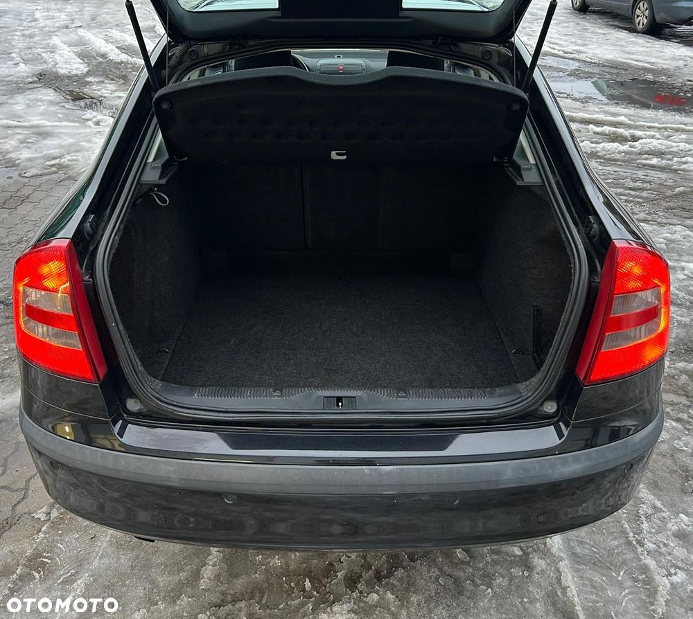 Skoda Octavia 2.0 FSI Ambiente - 7