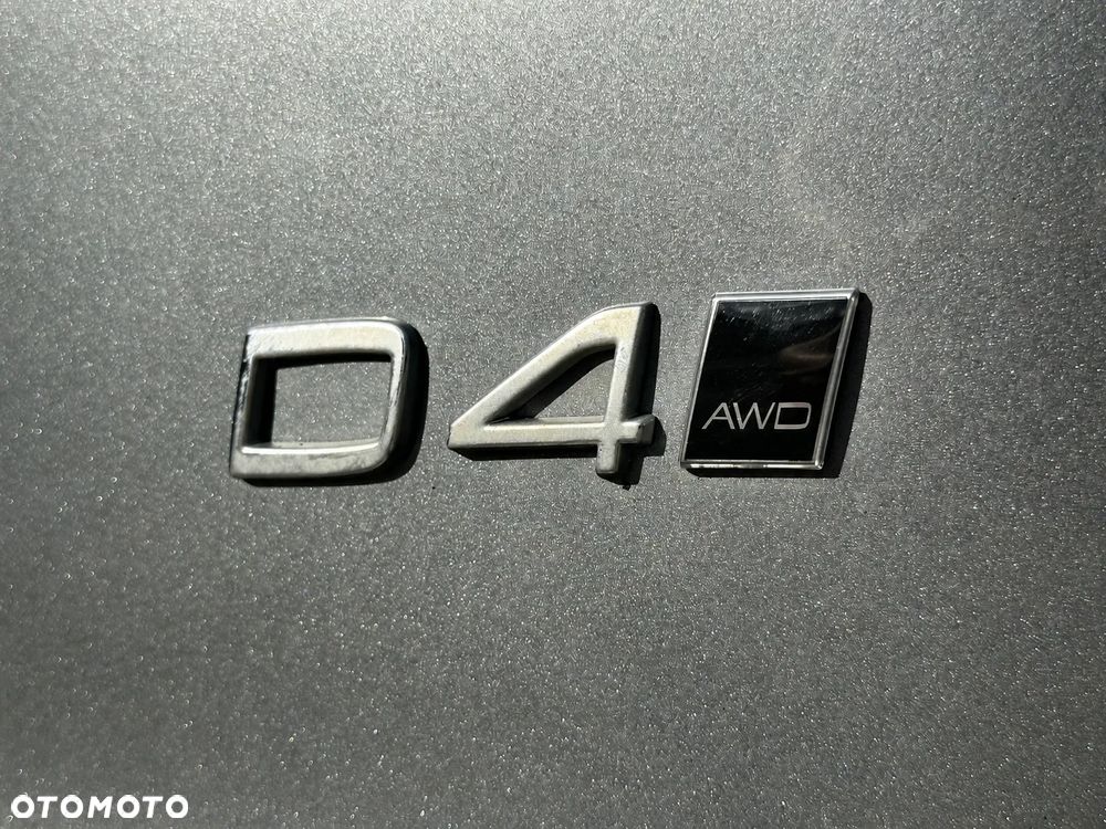 Volvo XC 40 D4 AWD Geartronic Momentum - 21