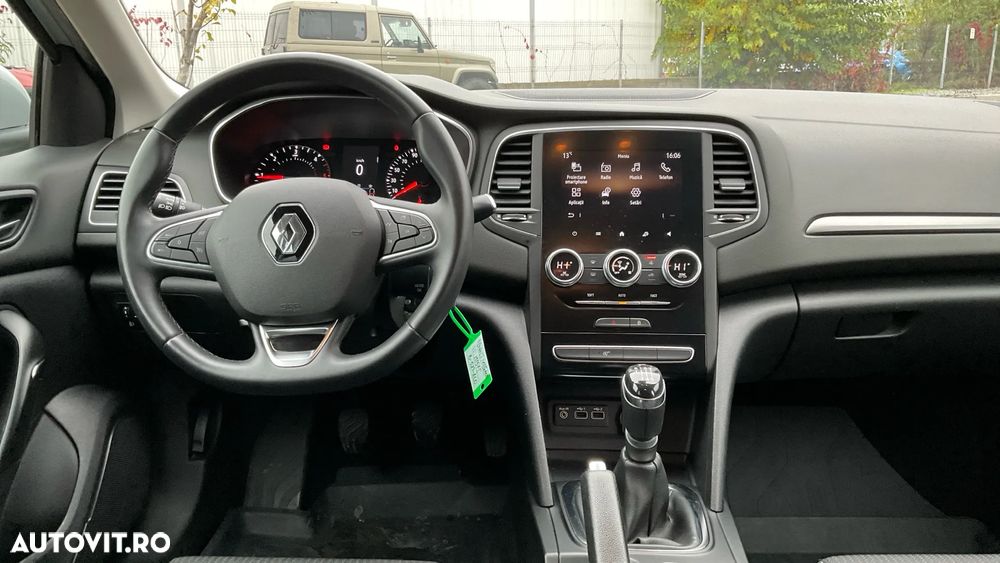 Renault Megane Blue dCi 116 Zen - 9