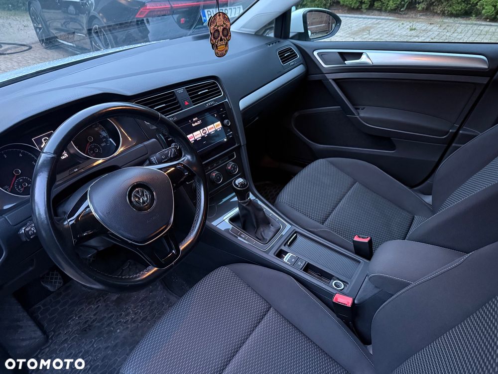 Volkswagen Golf - 18