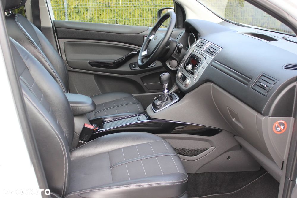 Ford Kuga 2.0 TDCi 4x4 Titanium - 22