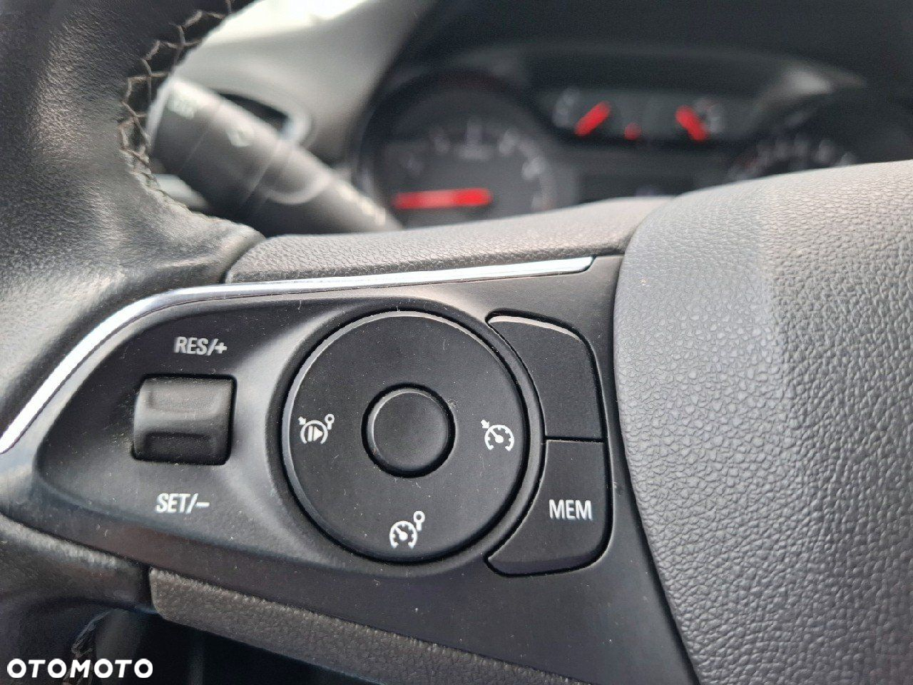 Opel Crossland X - 25