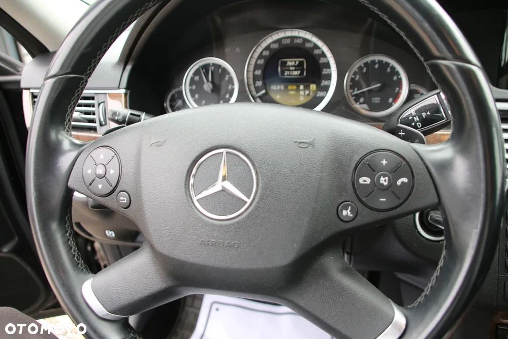 Mercedes-Benz Klasa E 250 CGI BlueEFFICIENCY 7G-TRONIC Elegance - 15