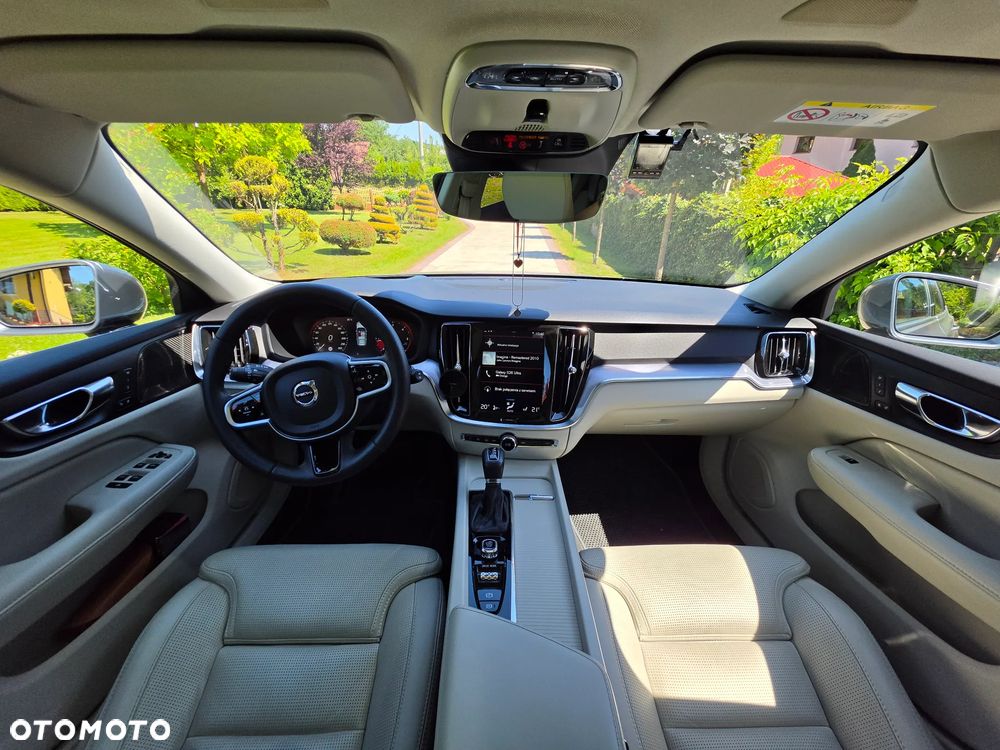 Volvo V60 D4 Momentum - 14