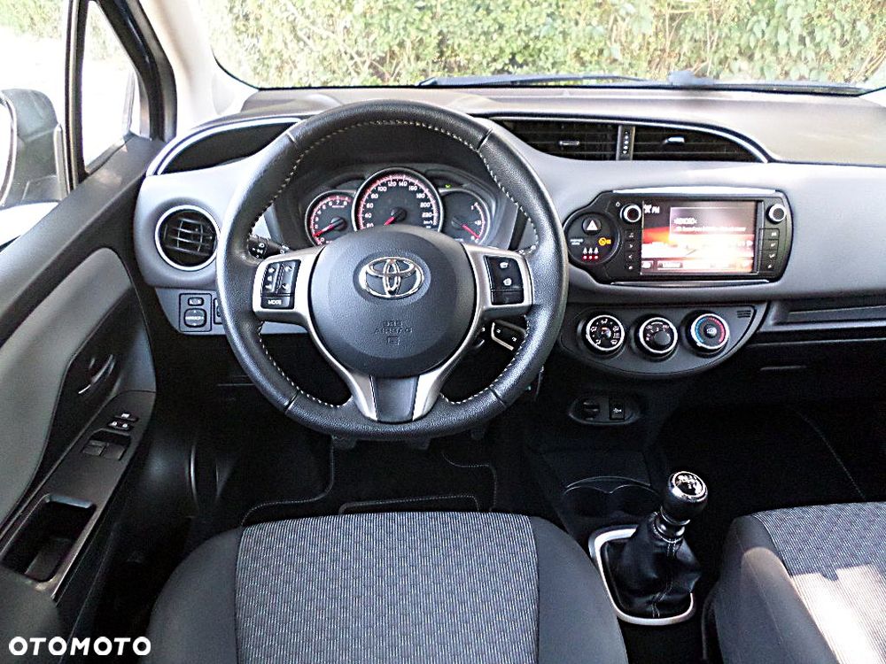 Toyota Yaris 1.33 Selection Platinum - 8