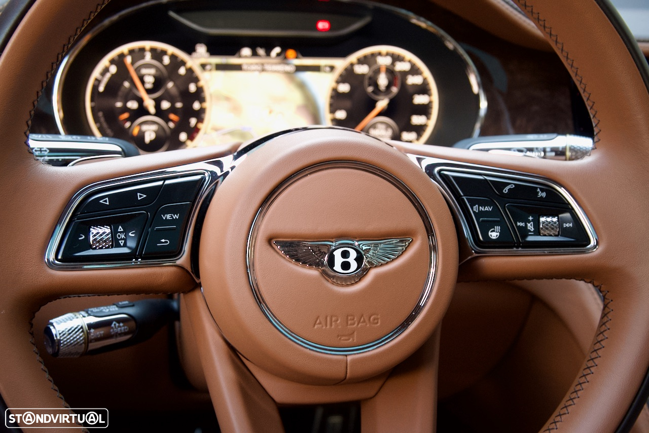 Bentley Flying Spur Hybrid - 38