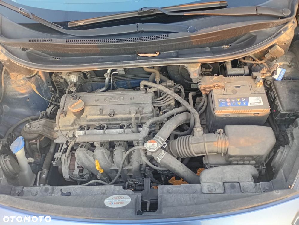 Kia Rio 1.2 L - 7