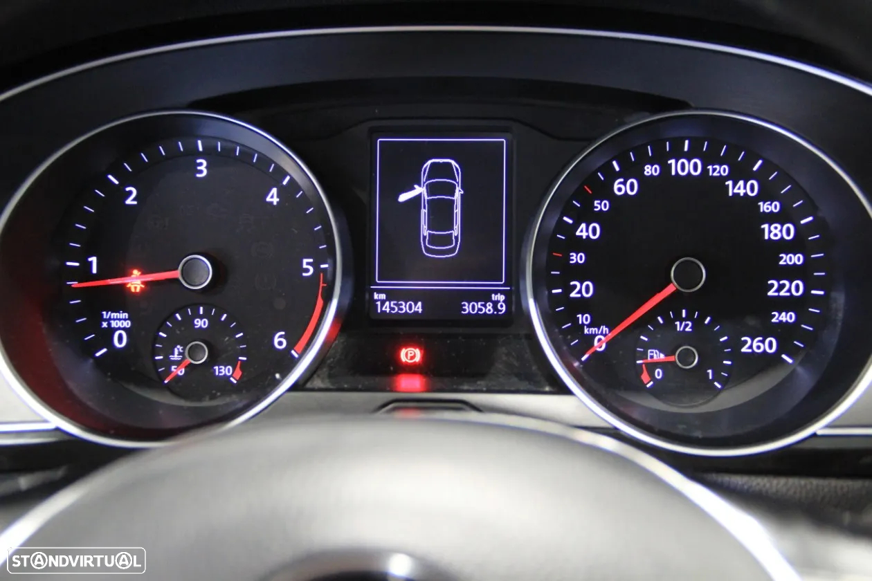 VW Passat 1.6 TDI Confortline - 13