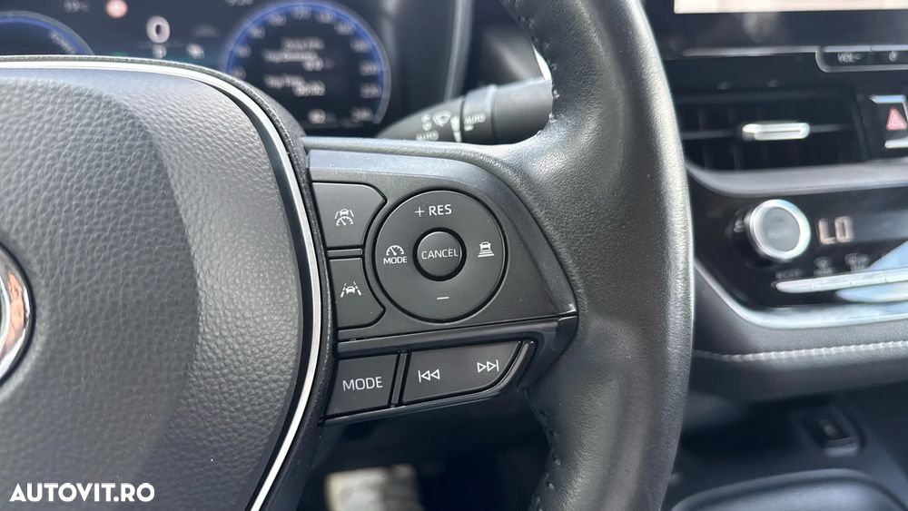 Toyota Corolla 1.8 HSD Business - 29