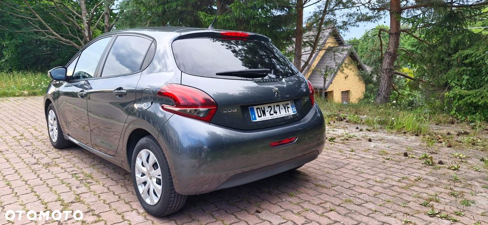 Peugeot 208 - 3