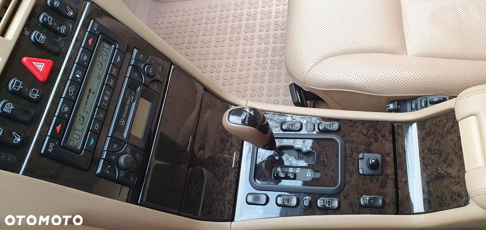 Mercedes-Benz Klasa E 320 T Avantgarde - 17