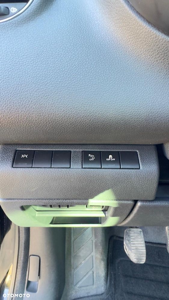 Peugeot 5008 HDI FAP 110 Allure - 26