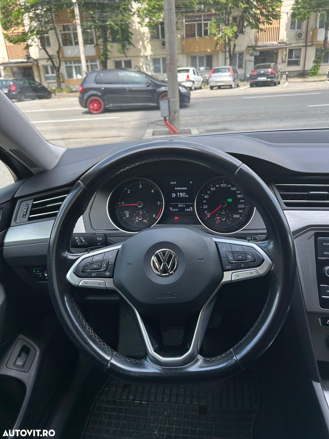 Volkswagen Passat - 17