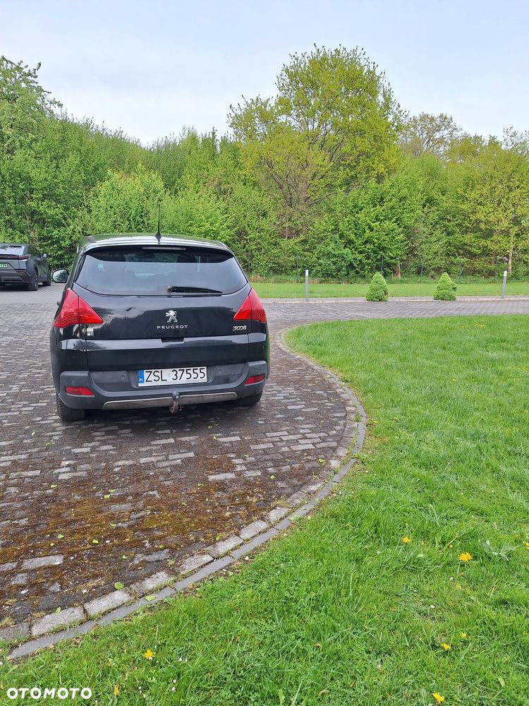 Peugeot 3008 Hybrid4 - 4