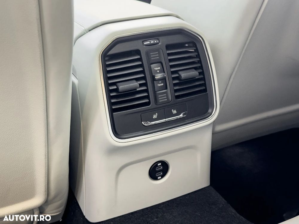 Porsche Macan T - 18