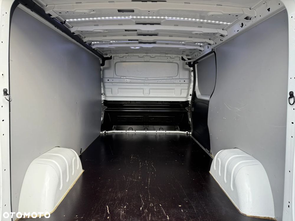 Renault Trafic 2,0 L2H1 - 10