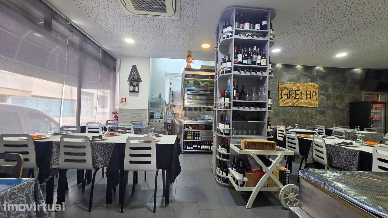 Oportunidade de Negócio – Restaurante / Churrasqueira em Pleno Funcion - Grande imagem: 3/36